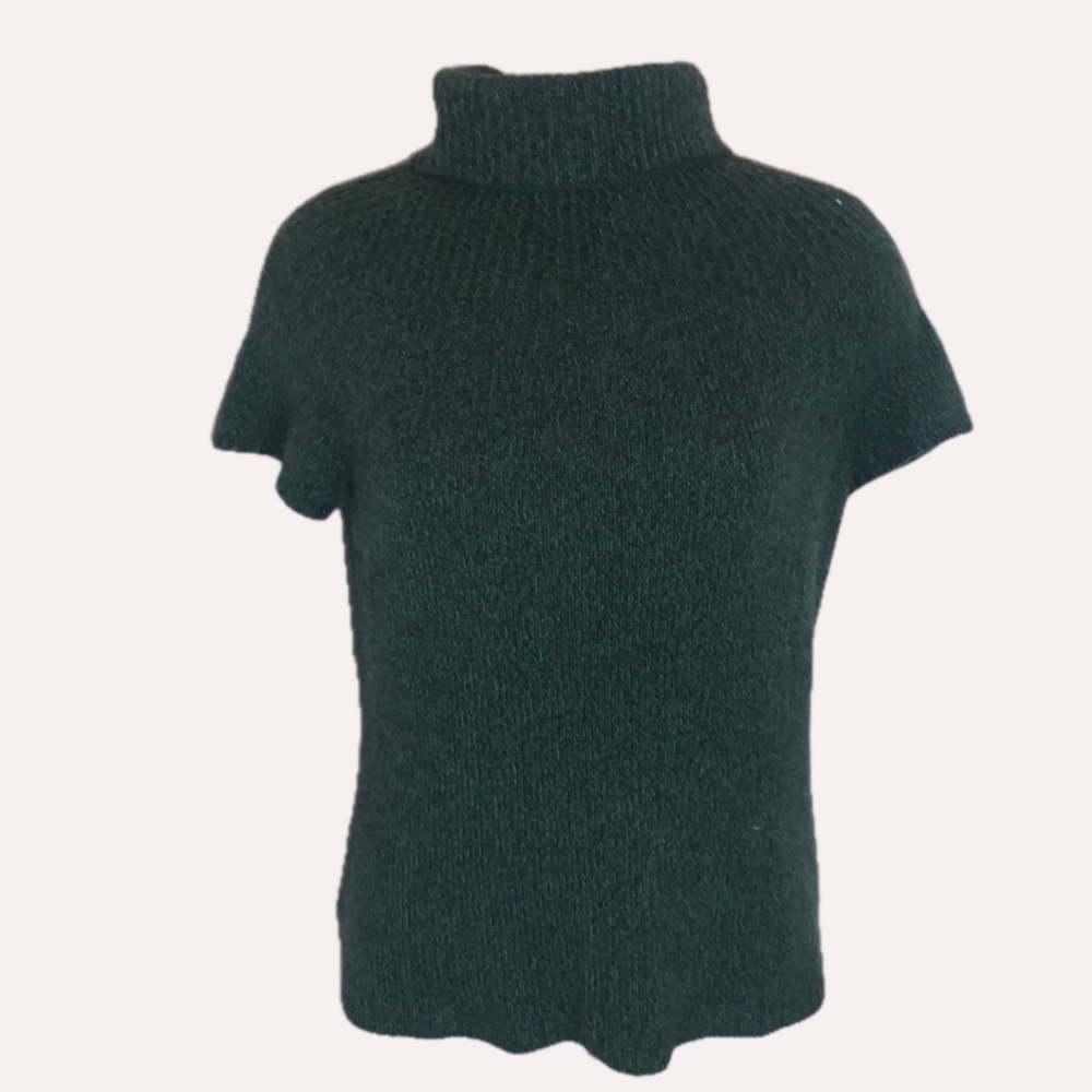 SPRING-VIBE | ELIE TAHARI Turtleneck Shell. 100% cashmere. M/L